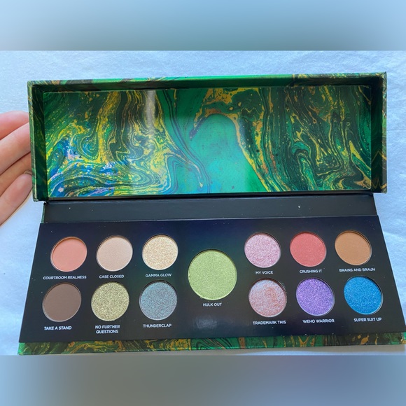 Urban Decay eyeshadow-marvel edition - Picture 7 of 9